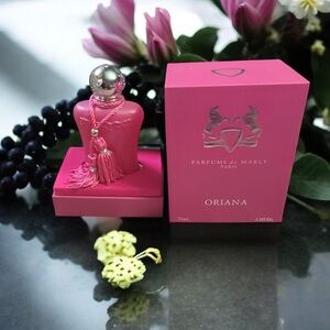 Marly pink Box with beautiful accents